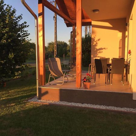 Konrad Apartman Villa Balatonmariafurdo Luaran gambar