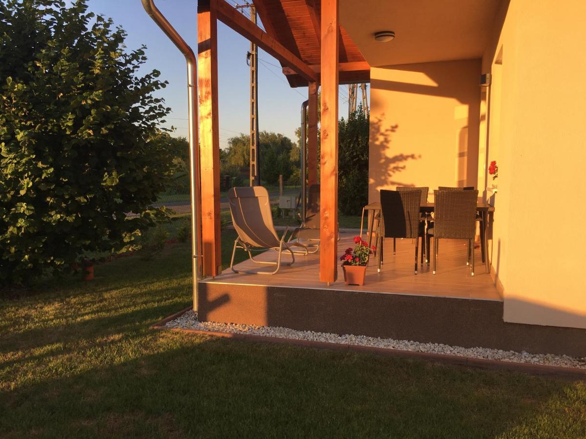Konrad Apartman Villa Balatonmariafurdo Luaran gambar