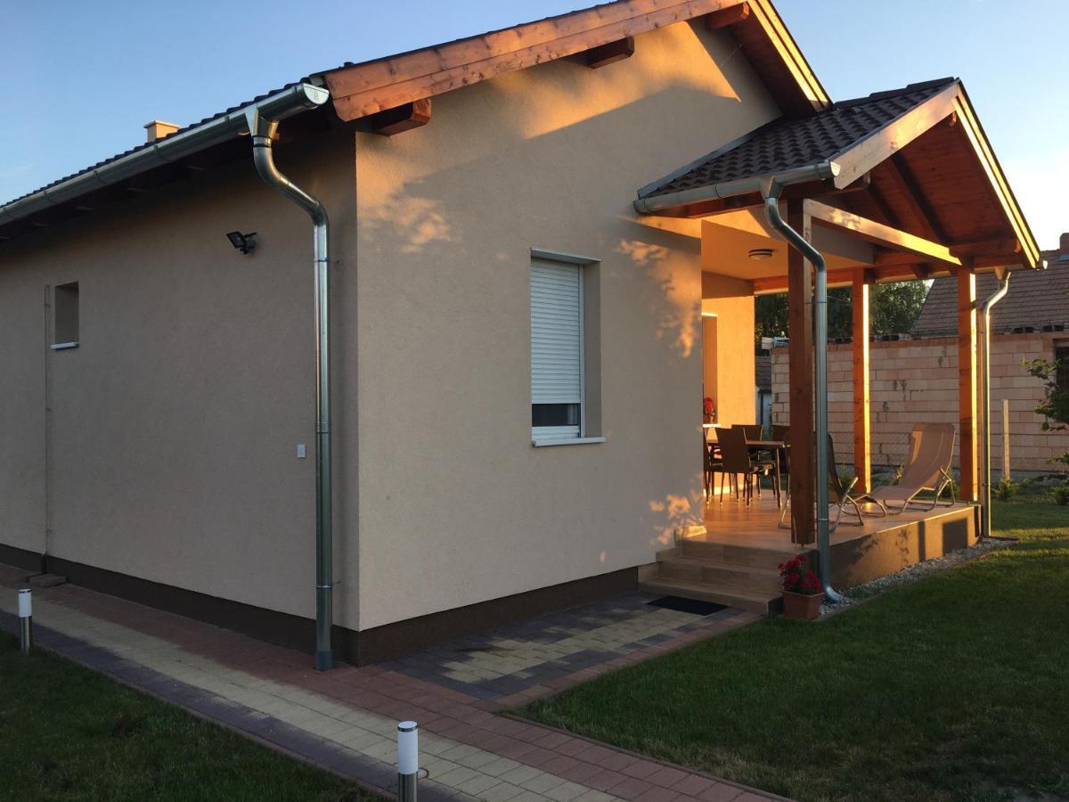 Konrad Apartman Villa Balatonmariafurdo Luaran gambar