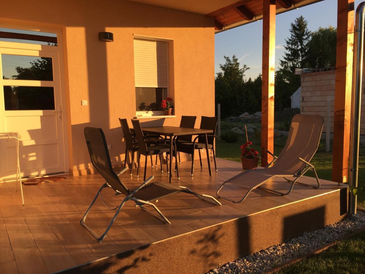 Konrad Apartman Villa Balatonmariafurdo Luaran gambar