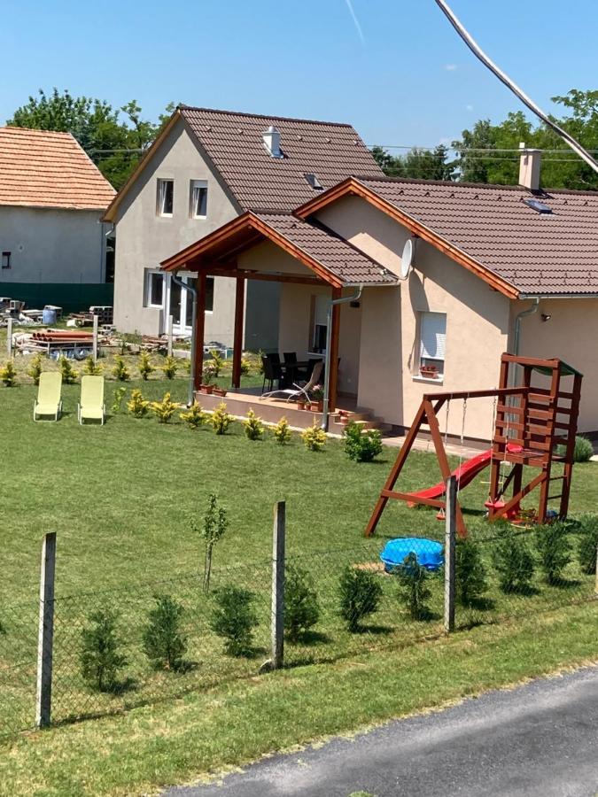 Konrad Apartman Villa Balatonmariafurdo Luaran gambar