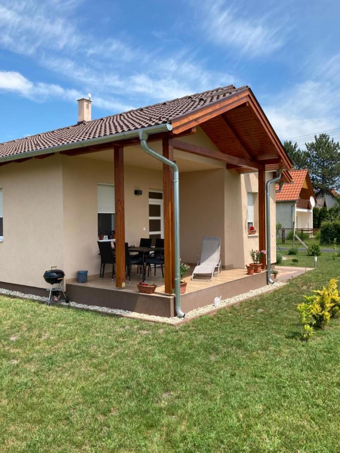 Konrad Apartman Villa Balatonmariafurdo Luaran gambar