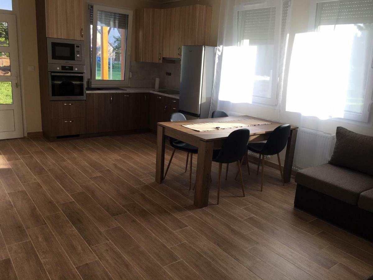 Konrad Apartman Villa Balatonmariafurdo Luaran gambar