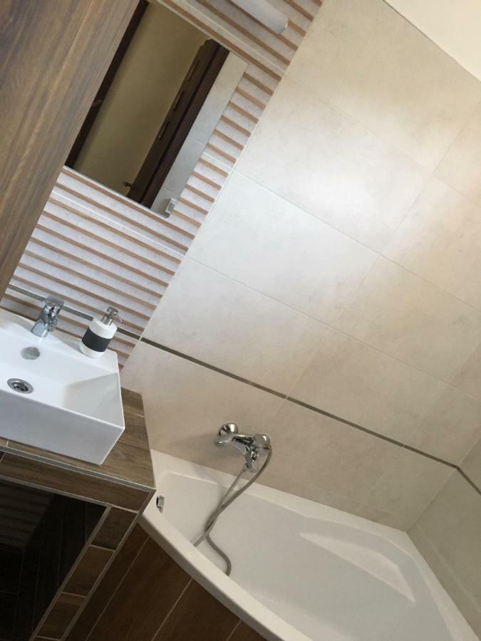 Konrad Apartman Villa Balatonmariafurdo Luaran gambar